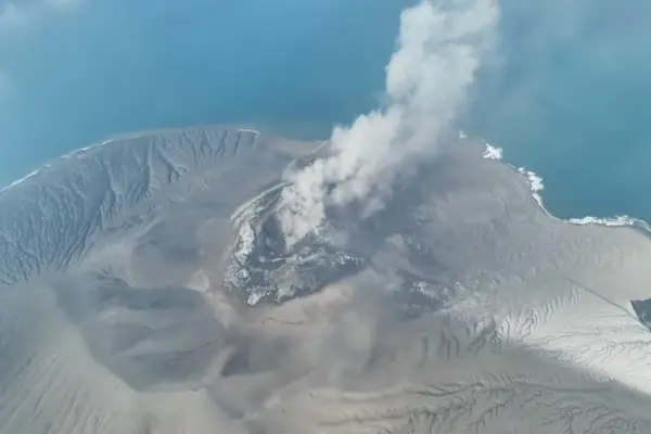 Indonesia closes seven airports due to ash from Anak Krakatau volcano
