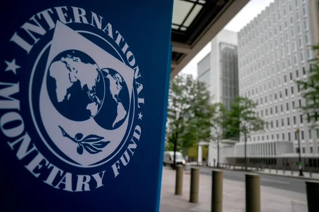 Bukele cede ante el FMI: frena la compra de bitcoin y entrega las reservas actuales a un operador privado