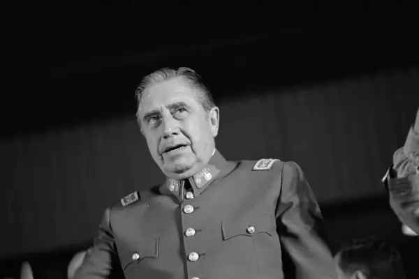 “Fue un acto vandálico”: delegación Presidencial de Linares responde sobre el retrato de Pinochet en la galería de expresidentes
