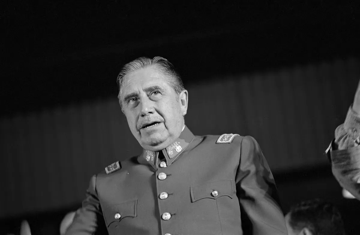 “Fue un acto vandálico”: delegación Presidencial de Linares responde sobre el retrato de Pinochet en la galería de expresidentes