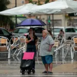Valencia suspends activity in 26 schools from two in the afternoon this Wednesday due to the rain alert
