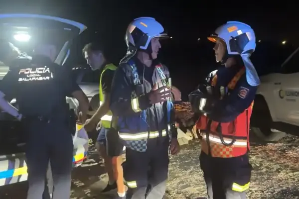 A minor in serious condition and another minor with minor injuries after being hit by a Cercanías train in Madrid in Galapagar