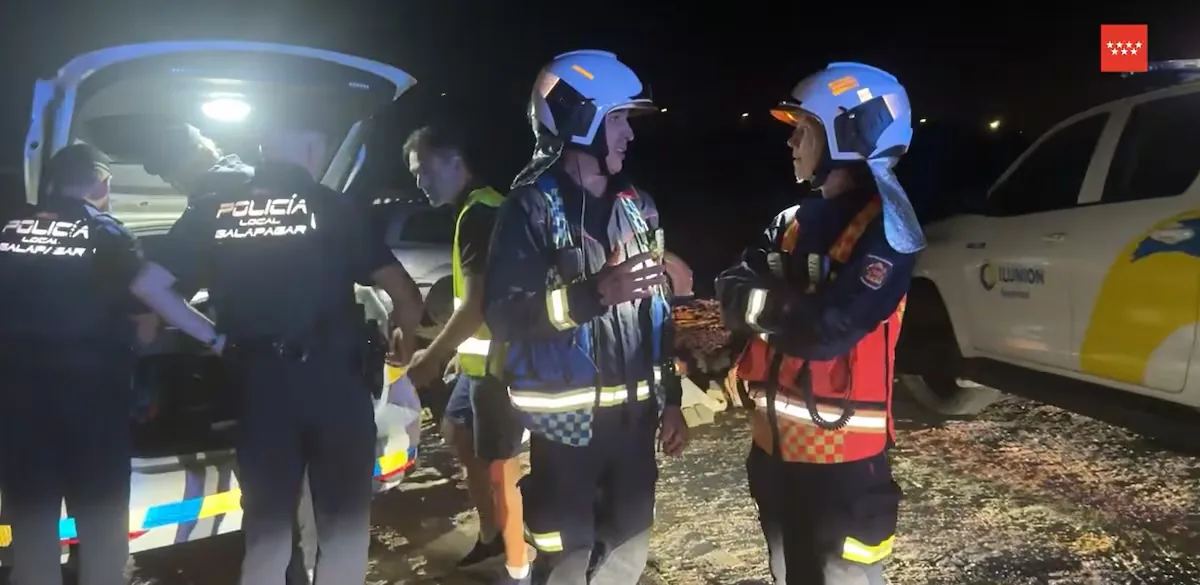 A minor in serious condition and another minor with minor injuries after being hit by a Cercanías train in Madrid in Galapagar