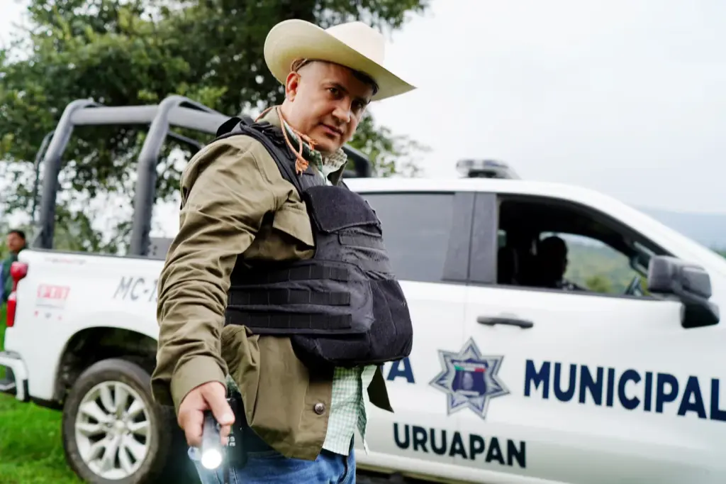 El último detenido por el asesinato de Carlos Manzo es un joven que el alcalde acogió para rescatarlo del crimen organizado, denuncia su viuda
