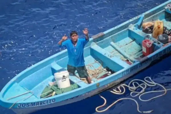 Localizado y rescatado Héctor Márquez, el pescador de Oaxaca que llevaba náufrago una semana