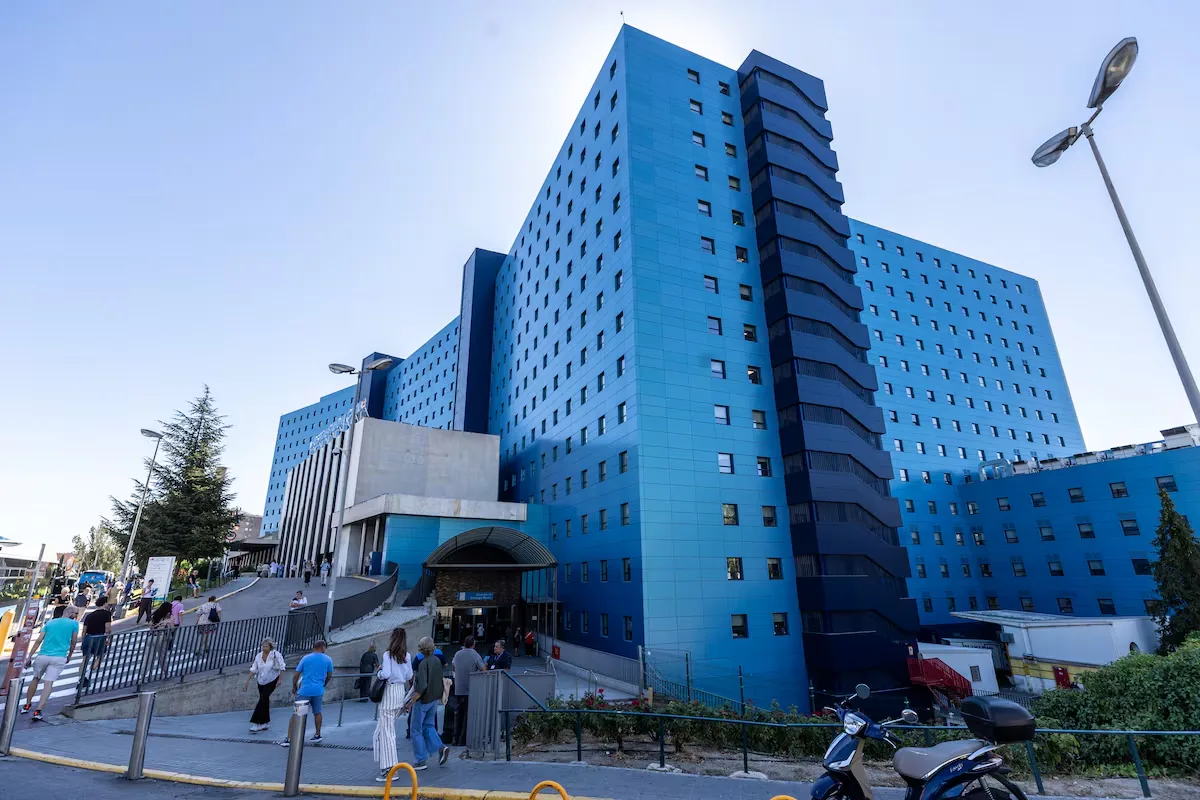 The crisis meeting at Ramón y Cajal dismantles Ayuso's accusation: “We agreed that the priority cases would become normal”