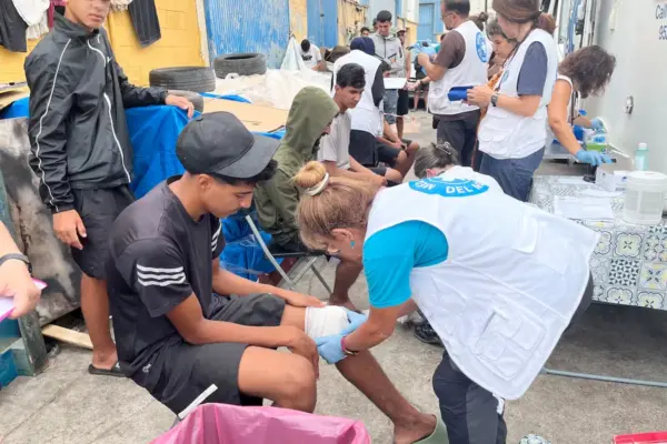 The pressure from the PP complicates the transfer of 500 immigrant girls from Ceuta to the Peninsula