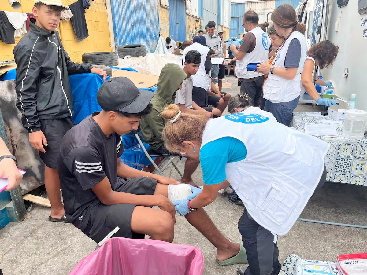 The pressure from the PP complicates the transfer of 500 immigrant girls from Ceuta to the Peninsula