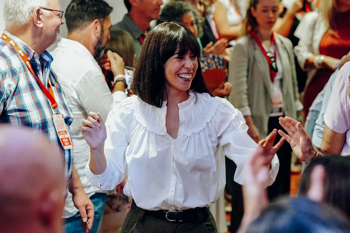 The Valencian socialists unite in Alicante to win the Generalitat and overthrow the "Francoist and sexist laws"