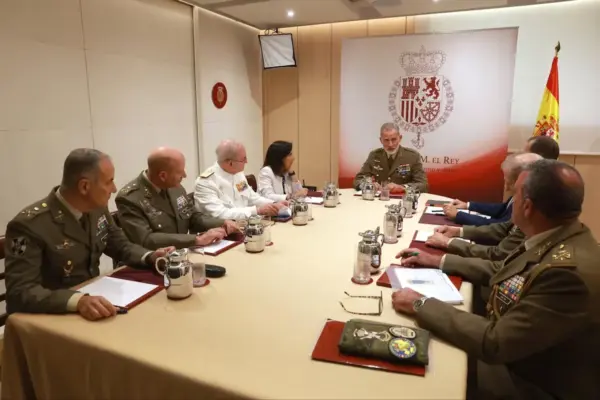 The King gathers Robles and the Army leadership to analyze the situation in Ceuta "from the defense point of view"