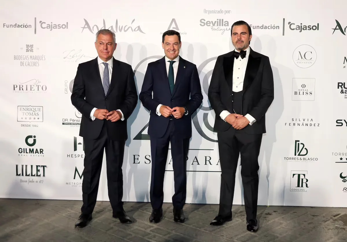 A private gala at the foot of the Giralda with public money exalts the Sevillians