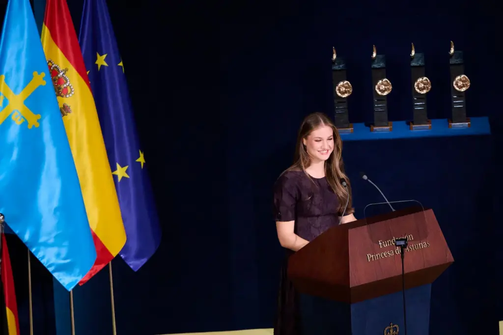 Leonormanía, ¿mito o realidad?: “Leonor interesa cuando se acerca a los mortales”