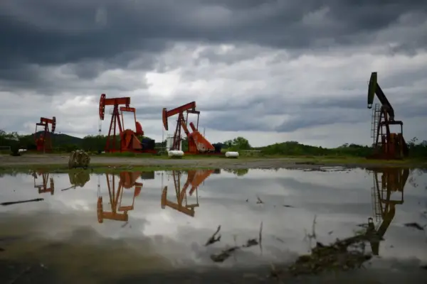 Sheinbaum's Administration Moves Away from López Obrador's Hydrocarbons Policy