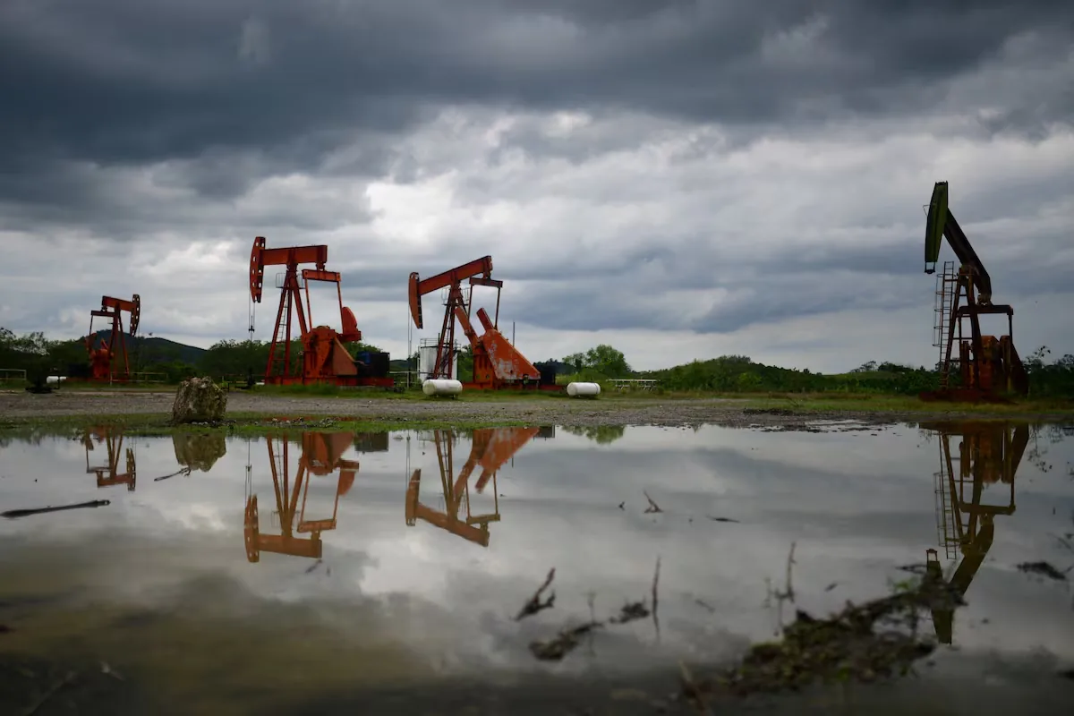 Sheinbaum's Administration Moves Away from López Obrador's Hydrocarbons Policy