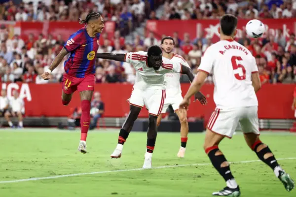 Raphinha's Barça thrashes an energetic Sevilla