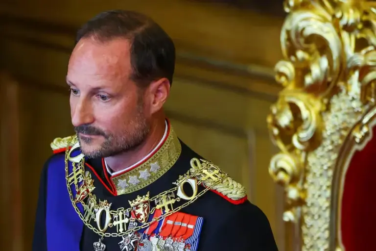 Haakon VIII sworn in as King of Norway before the Parliament