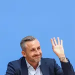 Who is Ulrich Siegmund, the ‘popular boy’ and smiling man who defeated the far right in Saxony-Anhalt