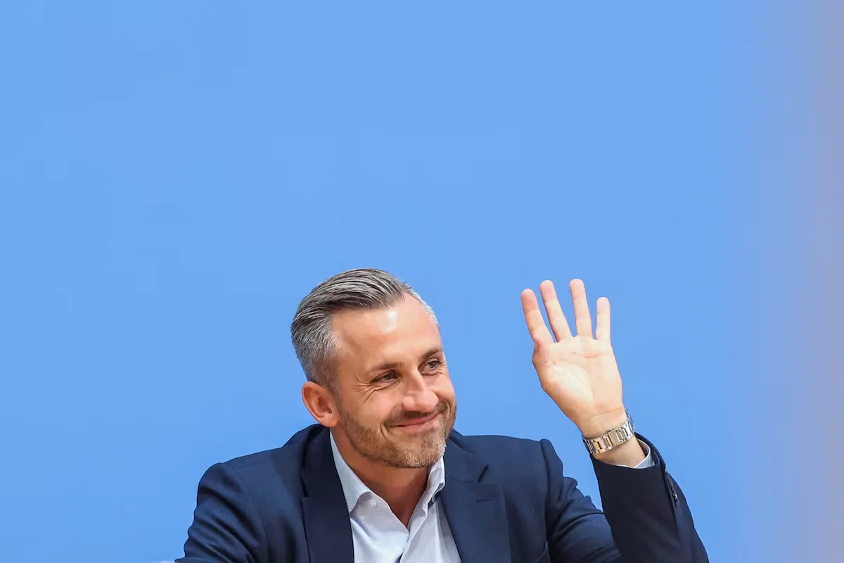 Who is Ulrich Siegmund, the ‘popular boy’ and smiling man who defeated the far right in Saxony-Anhalt