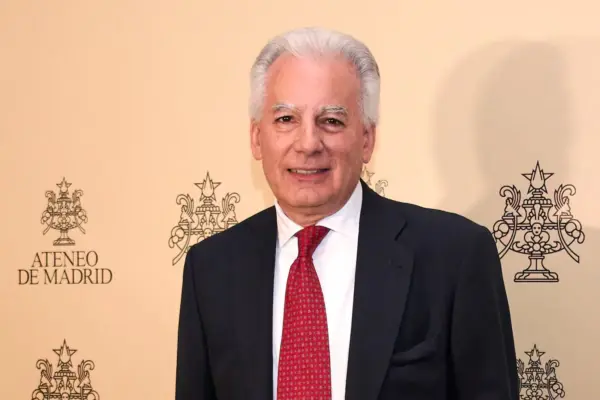 Keiko Fujimori anuncia a Álvaro Vargas Llosa como próximo embajador de Perú en Estados Unidos