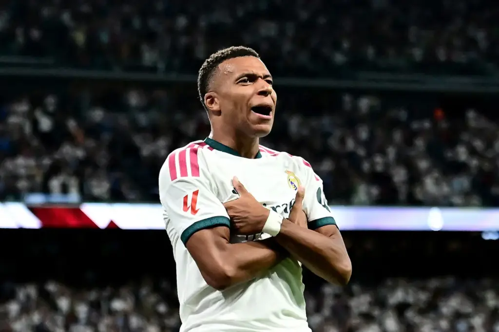 Mbappé breaks with Nike and signs with On, the sneaker brand part-owned by Federer