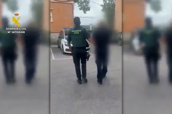 Open bar in a ‘hypermarket’ in Collado Villalba: worker arrested for stealing 1,422 bottles of alcohol and drinks