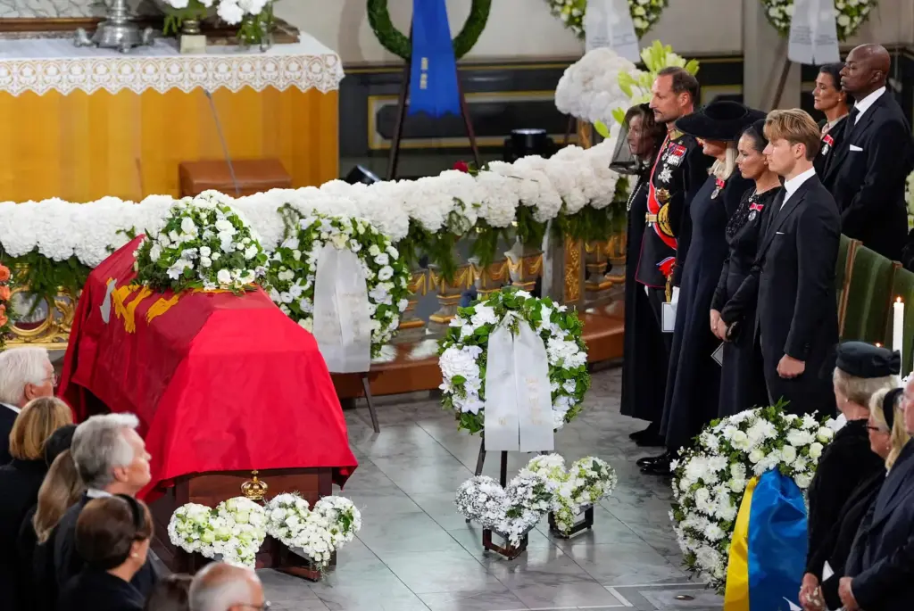 Marius Borg Høiby, in the background but a protagonist at the funeral of King Harald of Norway