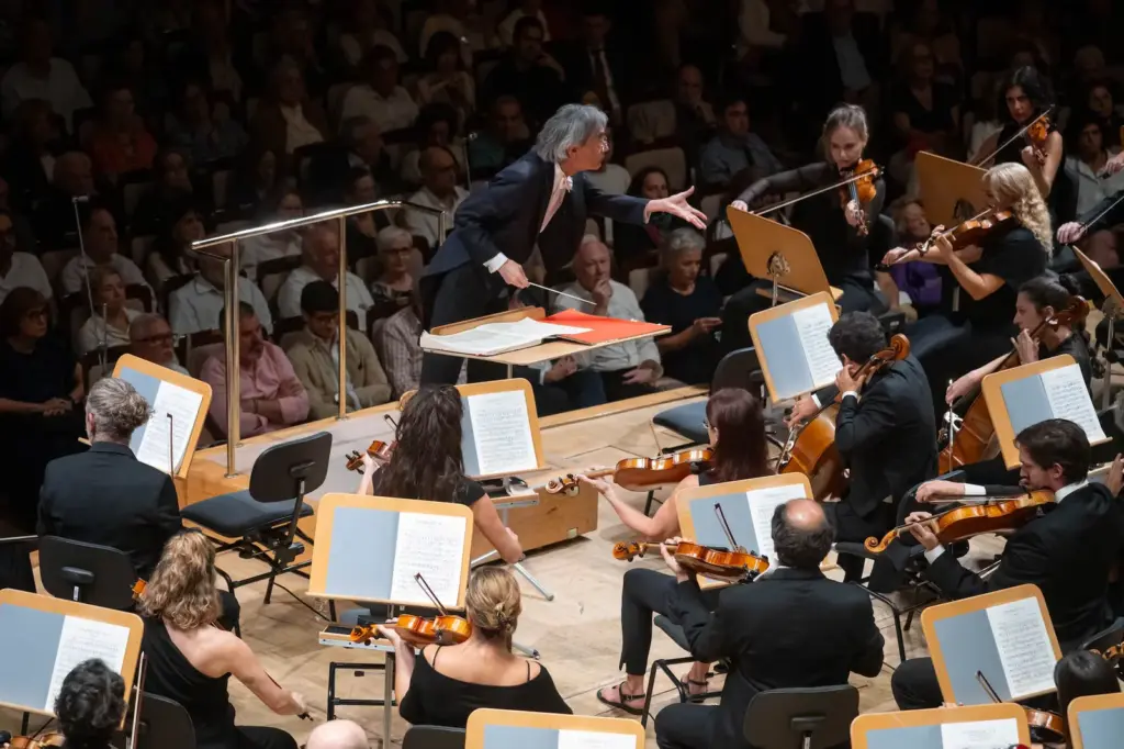Kent Nagano starts at the beginning: a breathtaking Mahler ‘Resurrection’ inaugurates his era with the National Orchestra