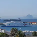 The Government takes control of the port of Ceuta to accommodate more than 1,000 immigrants amid new resistance from Vivas