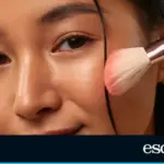 It looks like a traditional compact powder, but this Avène makeup hides a formula with high sun protection