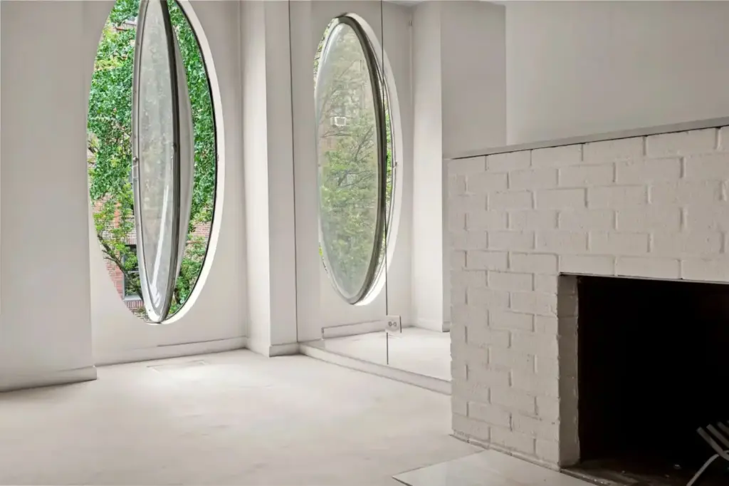 A "spaceship" in the middle of Manhattan: can New York's most unique building be saved?