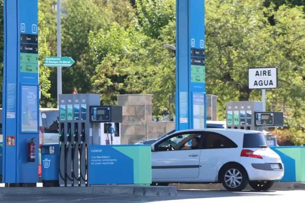 Gasoline prices rise for the ninth consecutive week and are less than a cent away from their annual high