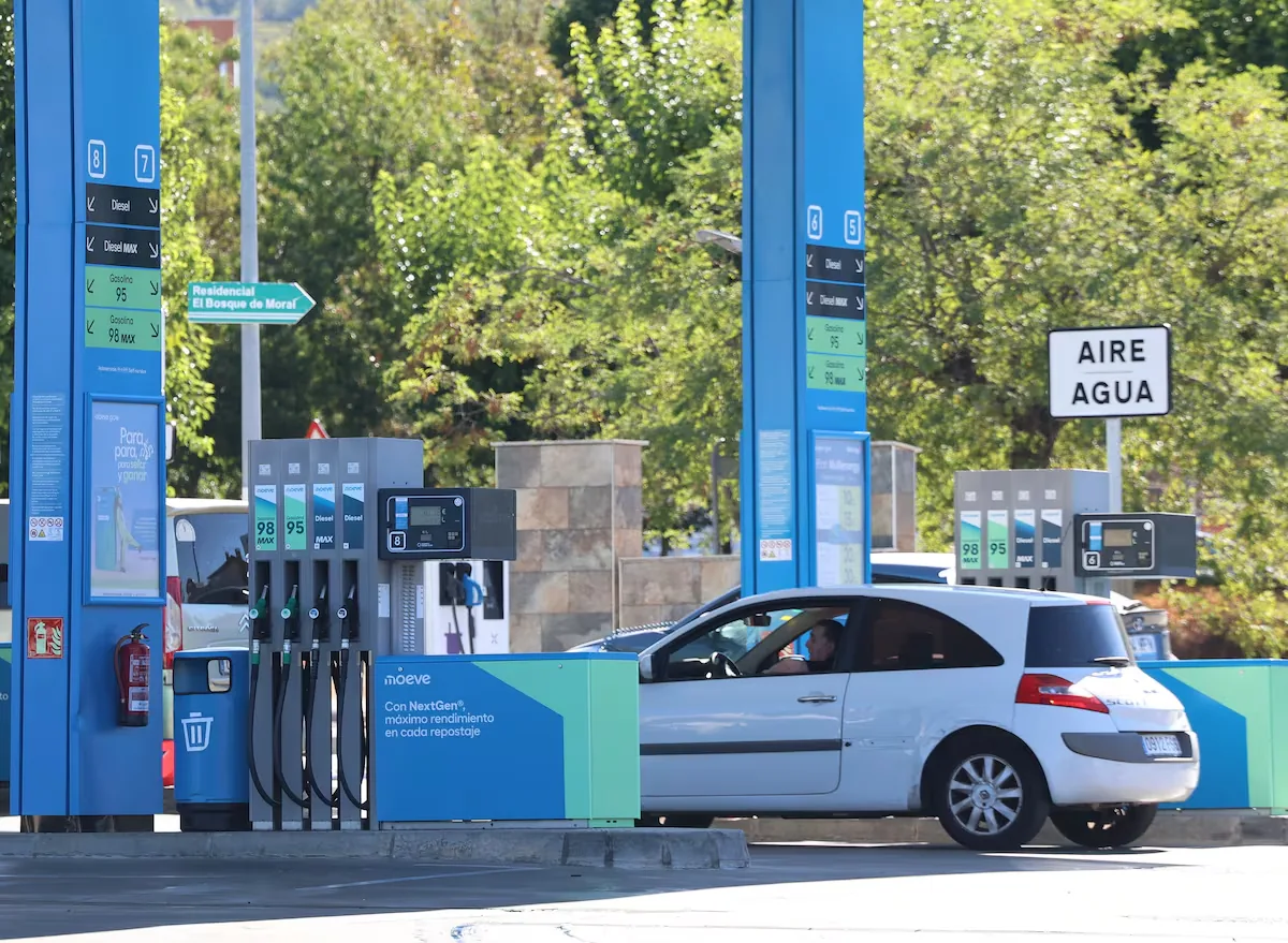 Gasoline prices rise for the ninth consecutive week and are less than a cent away from their annual high