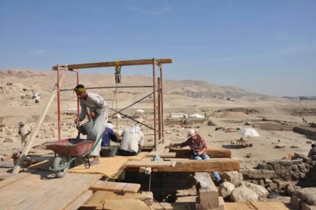 Egyptologists' conclave in Barcelona: an exciting immersion in tombs, temples, mummies, and crocodiles