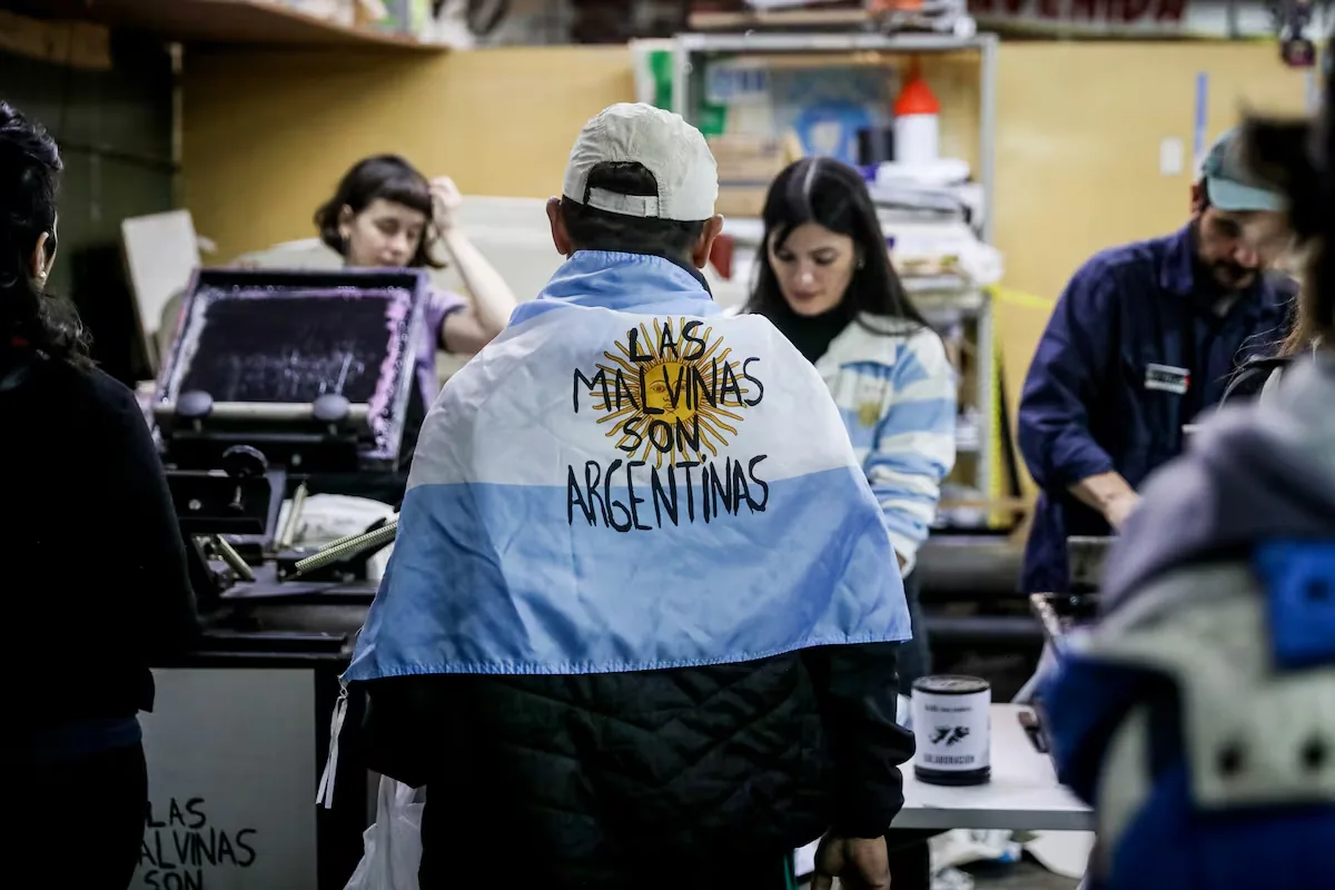 Six out of ten Argentinians believe that Milei's stance on the Malvinas is "for political convenience"