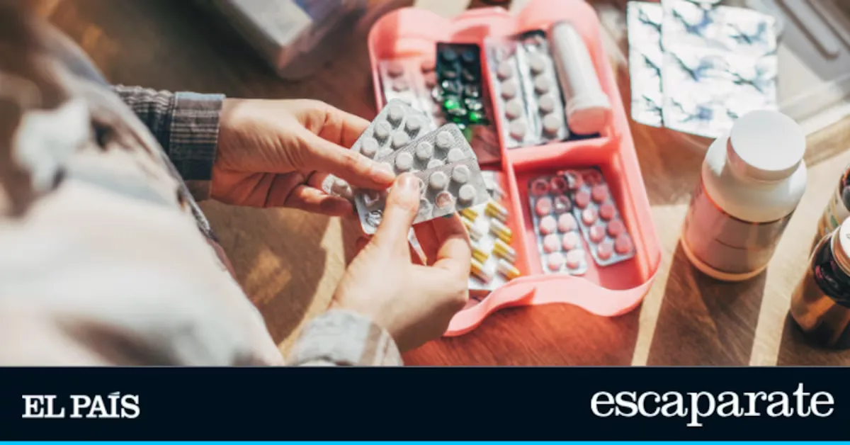 This pill organizer allows you to arrange medications for up to two weeks: lightweight and easy to carry