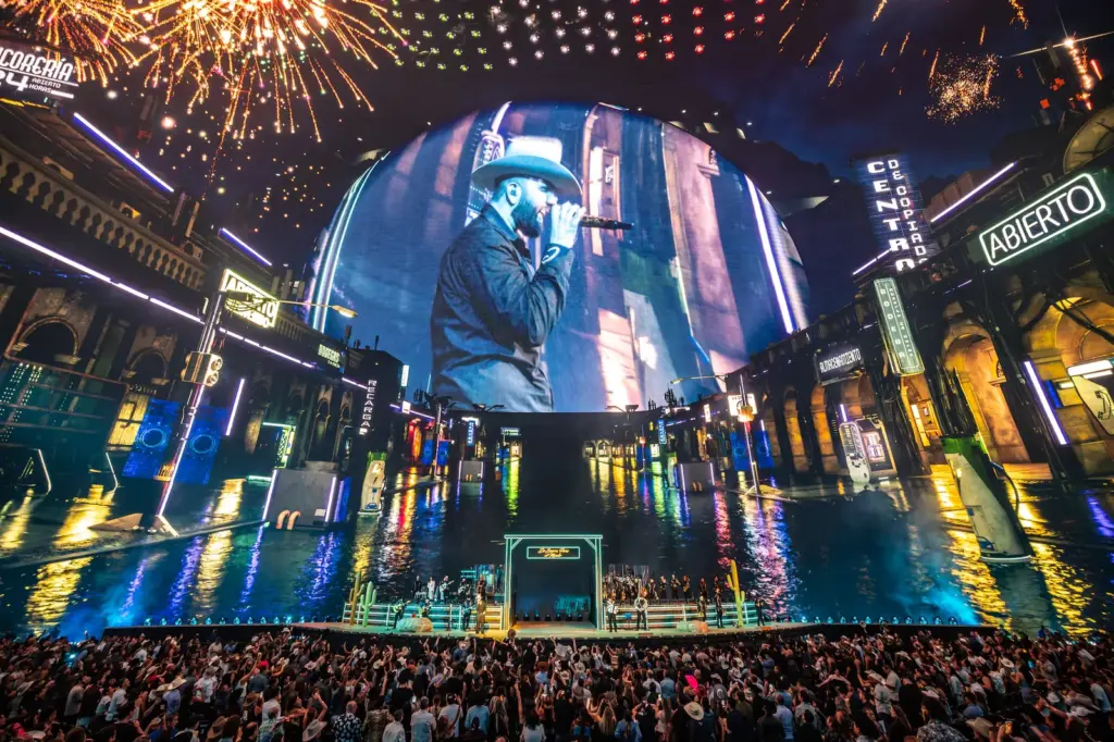 Carín León, durante su concierto en la Sphere de Las Vegas, Nevada, el 4 de septiembre de 2026.