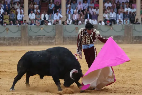 Ronda reunited with a Goyesca bullfight empty of content