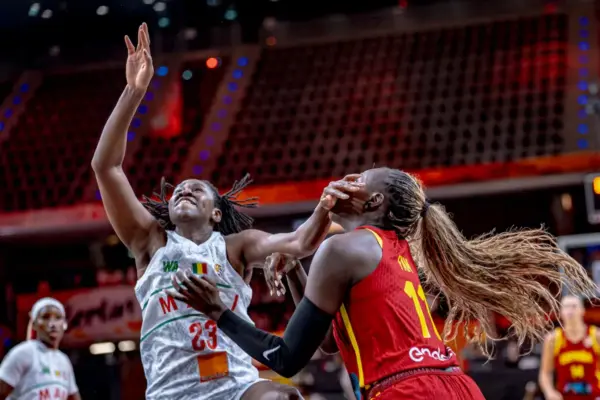 Mali imposes its physicality and surprises Spain: 82-73