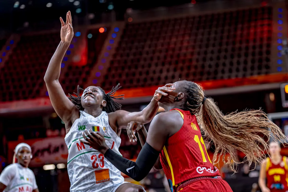 Mali imposes its physicality and surprises Spain: 82-73