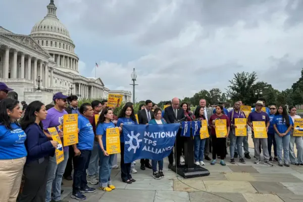 Congressmen and activists call at the Capitol for the extension of El Salvador's TPS, which ends in six days