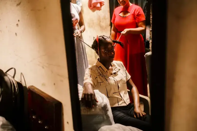 Orphan and mother of four siblings at 18: the life of Heidy Rojas after the earthquake in Chocó