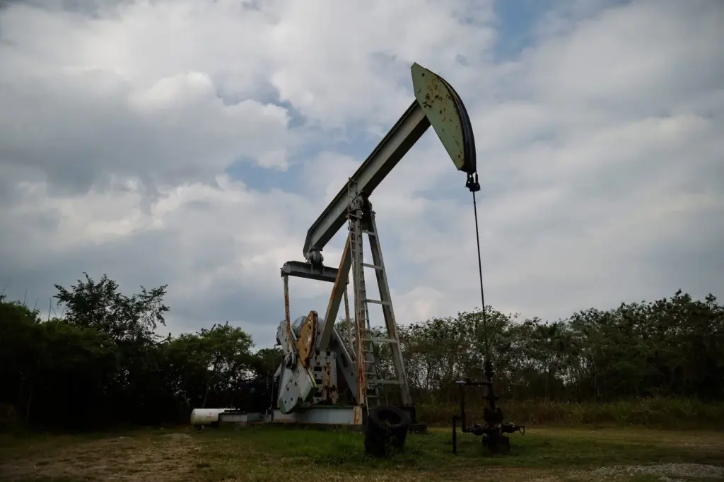 Sheinbaum's Administration Moves Away from López Obrador's Hydrocarbons Policy