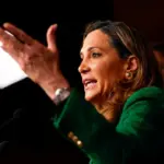 Salazar receives attacks from MAGA and criticism in Miami after his break with Trump