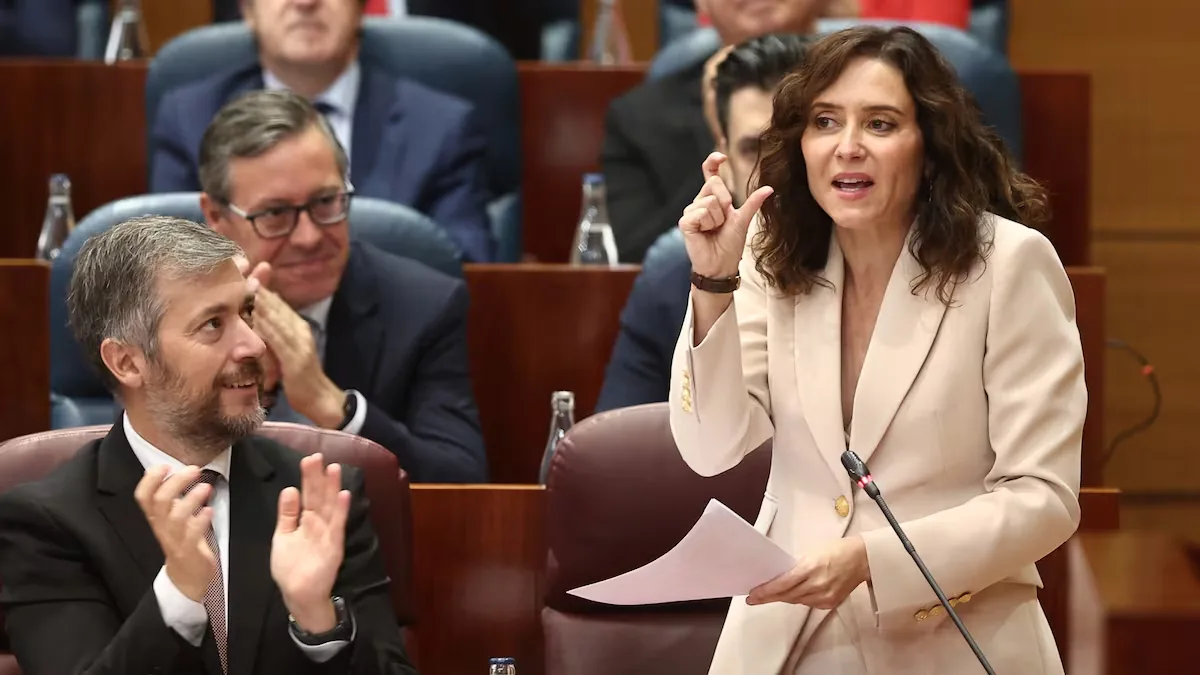 Ayuso tries to bury the penthouse crisis with the announcement of more than 100 measures in the regional state debate
